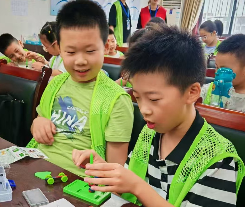 开元棋牌下载东西湖区]当磁力托起小车科学在指间跳舞